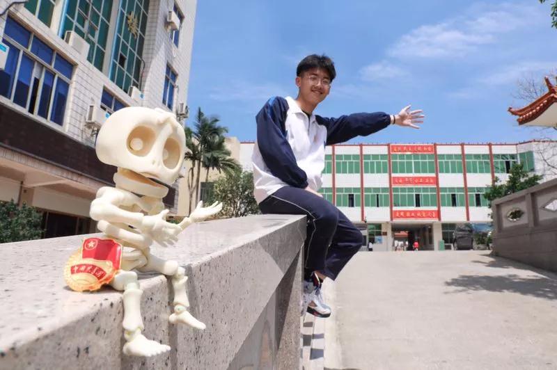 团市委"我与团旗,团徽合个影"征集作品展示(晋兴职校)