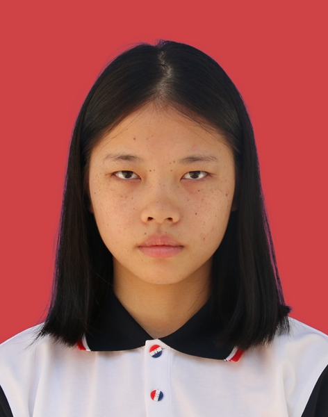 胡滢.jpg