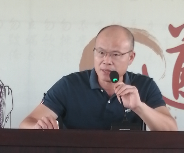 2 政教处主任蔡厚军做思想纪律方面的要求和布置.jpg