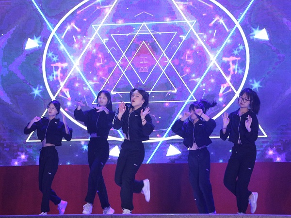 11舞蹈《Boom》.jpg