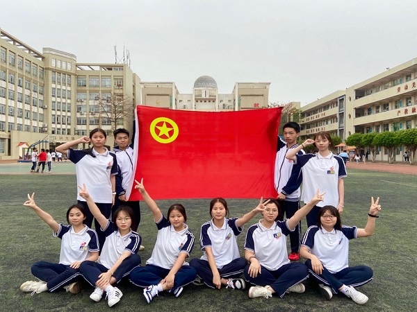 3 21食品2 丁诗瑶 党之所指，团旗所向.png