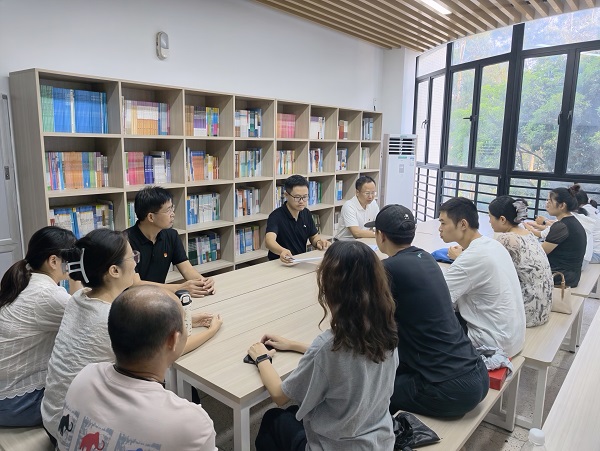 2.信息技术专业部党支部.jpg